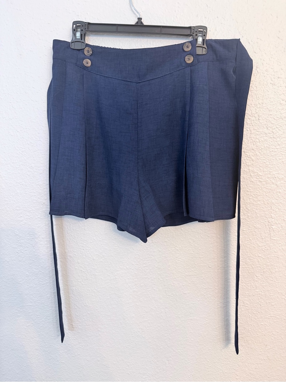 Elodie Navy High-Waist Buttoned Tailored Shorts